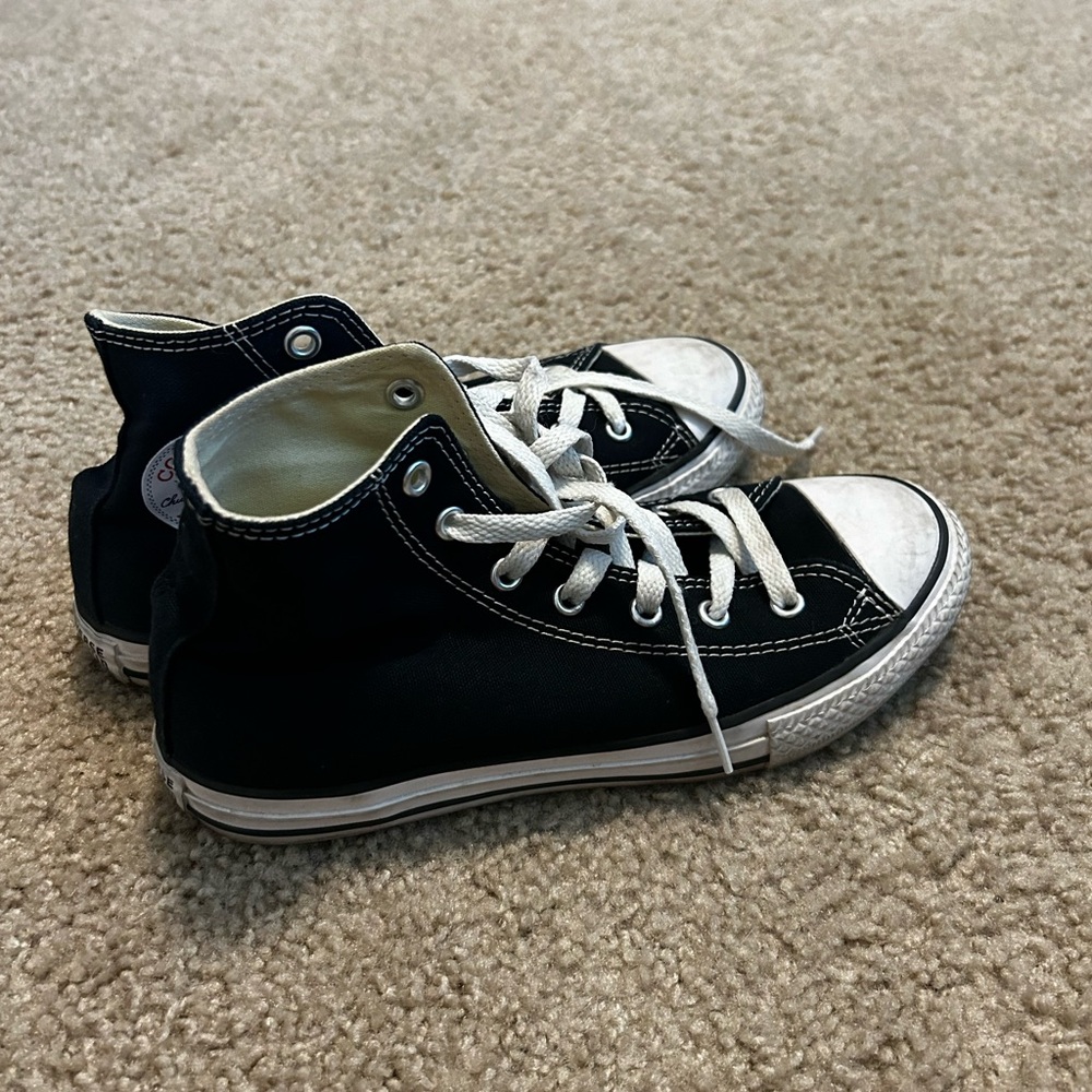 Converse - Picture 2 of 3